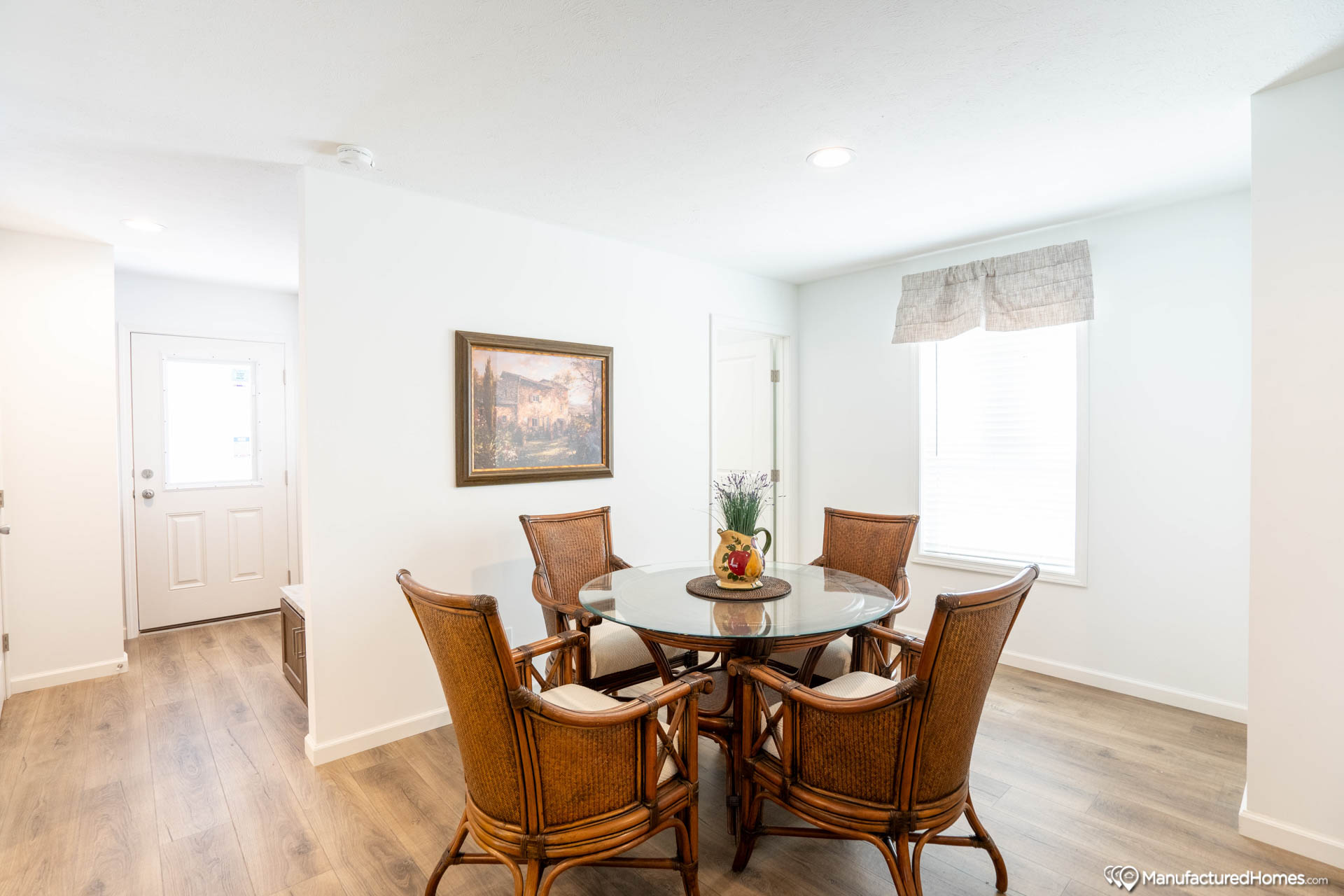 Landmark Essence Essence 17 9L32563A (2NM2424-V) - D & H Homes